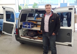 Citroen Berlingo Elektrik - Blick auf die Ladefläche - Insgesamt wurden 10 Hochleistungsakkus untergebracht. Citroen Berlingo Elektrik - Blick auf die Ladefläche - Insgesamt wurden 10 Hochleistungsakkus untergebracht.
